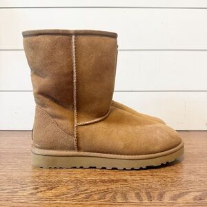 UGG | Women's Classic Short II Boots in Chestnut twin face sheepskin/ suede 8